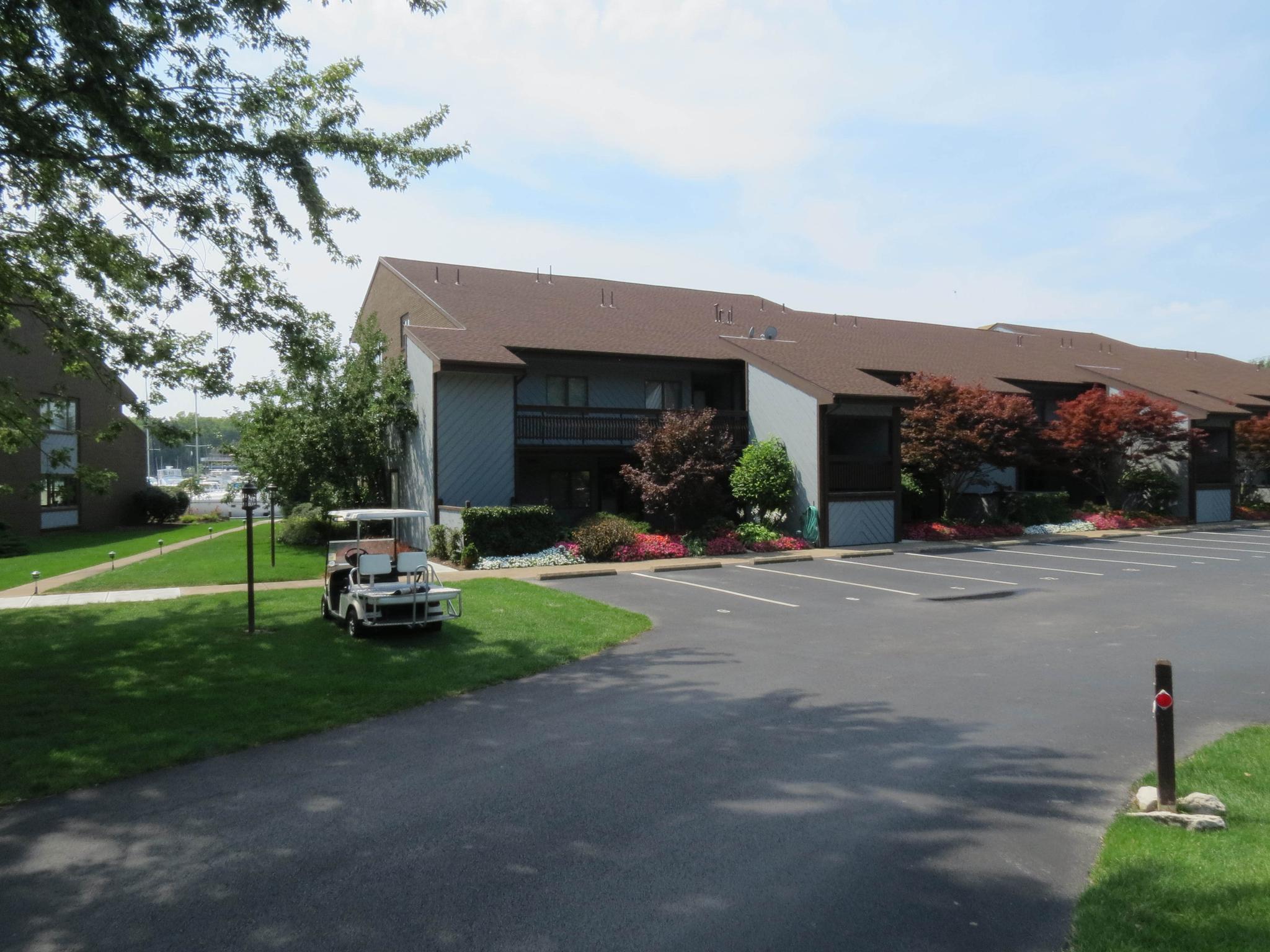 Catawba Island Club Marina