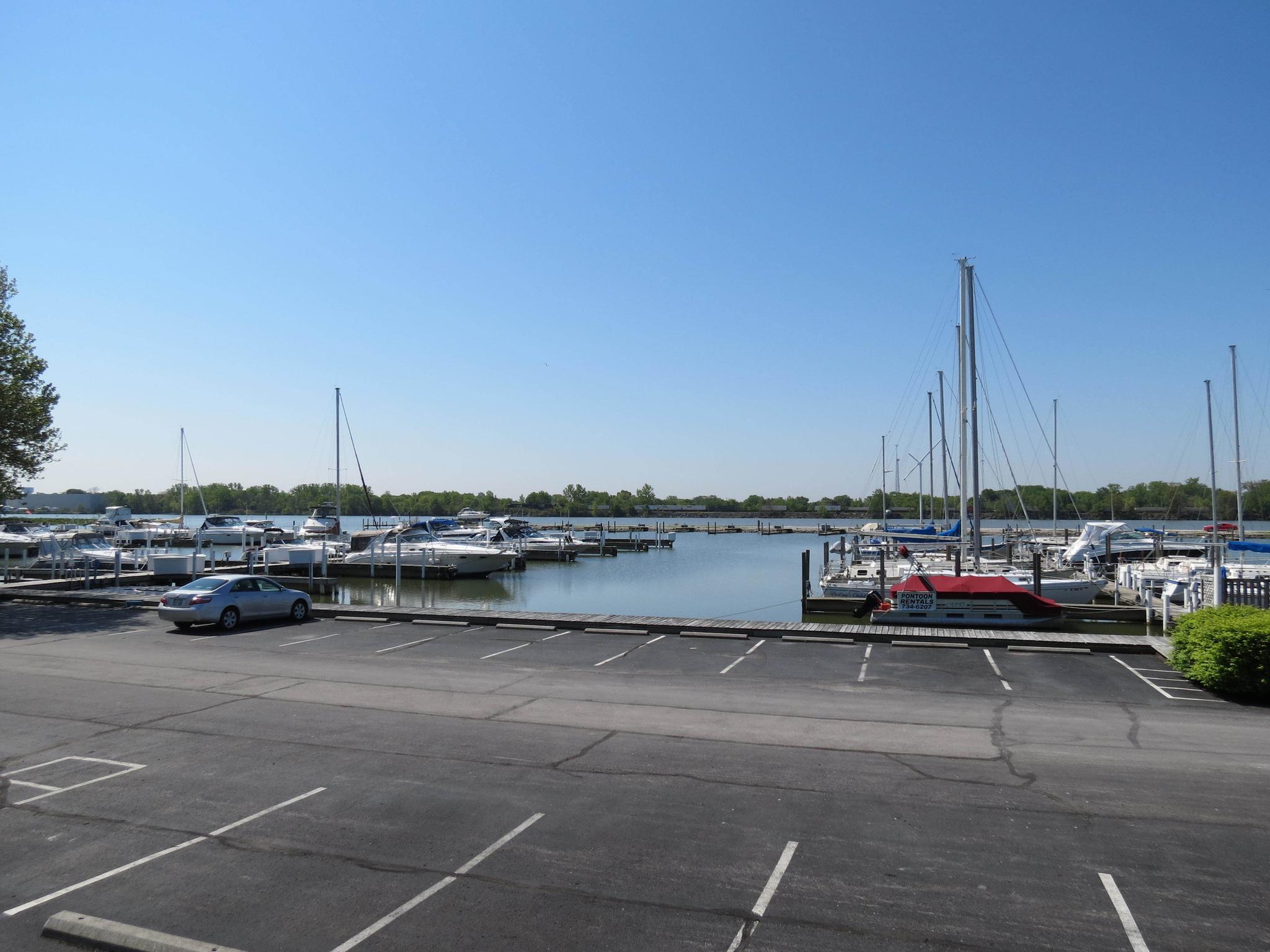 Clinton Reef Club Port Clinton Ohio